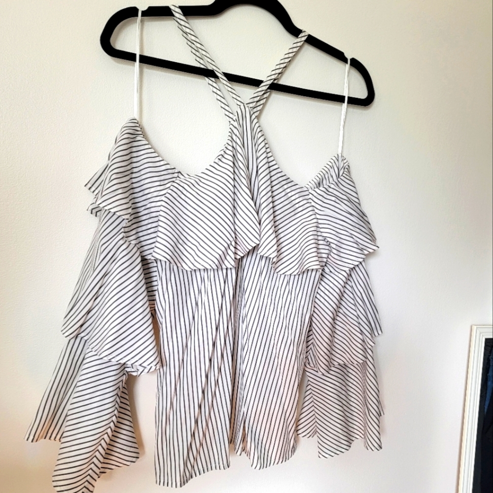 Express Blouse with statement sleeve